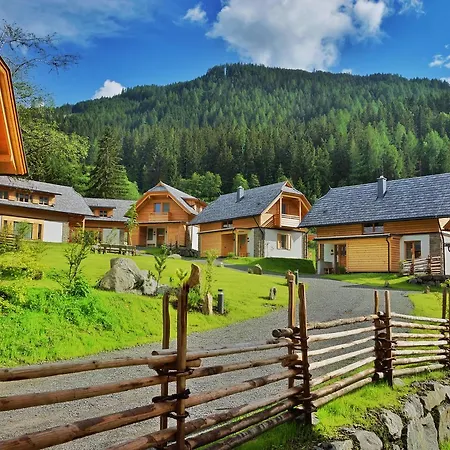 Trattlers Hof-Chalets Bad Kleinkirchheim Exterior foto